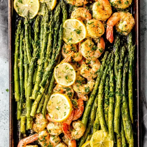 Delicious shrimp dinner with asparagus, healthy and quick to make