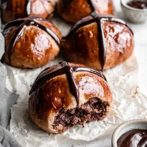 Brioche Chocolate Hot Cross Buns: Irresistibly Decadent Delight 1 Indulgent brioche chocolate hot cross buns for sweet breakfasts.