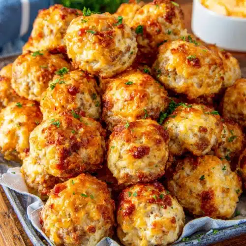 Cream Cheese Sausage Balls: Irresistibly Savory and Easy! 1 Delicious cream cheese sausage balls for a savory snack