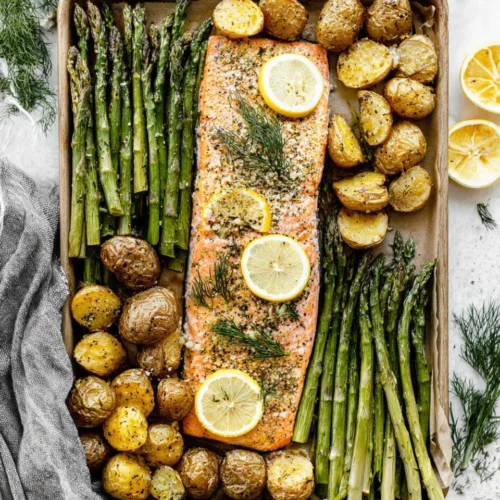 Delicious sheet pan salmon with asparagus and crispy potatoes
